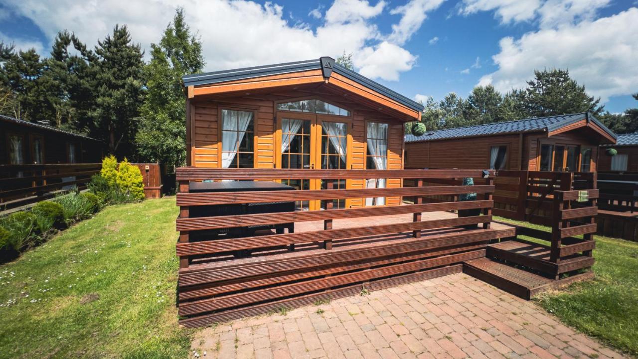 Angie'S Haven, Superb 2 Bedroom Lodge With Hot Tub - Sleeps 6 - Felmoor Park Morpeth Exterior foto